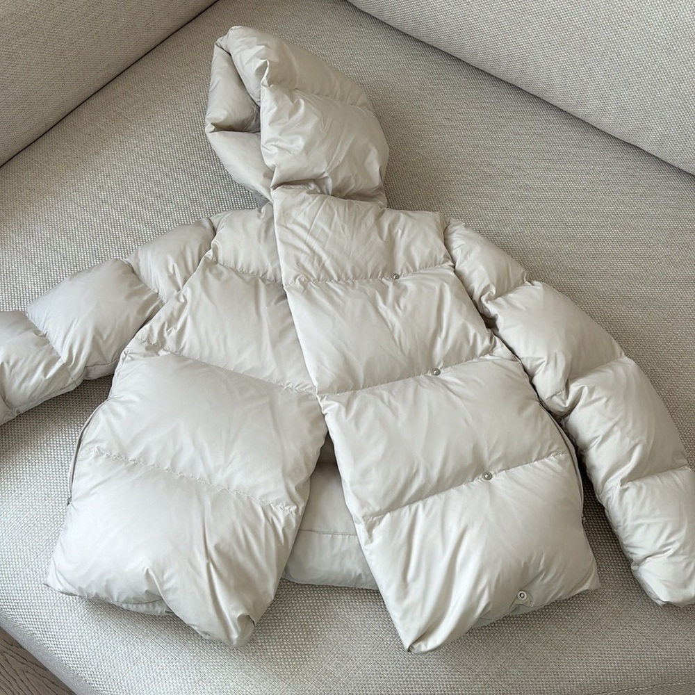 Aritzia Duvet puffer short jacket size XS